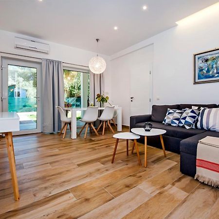 Apartmani Brajkovic Ровин Екстериор снимка