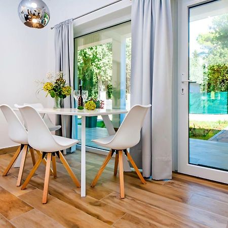 Apartmani Brajkovic Ровин Екстериор снимка
