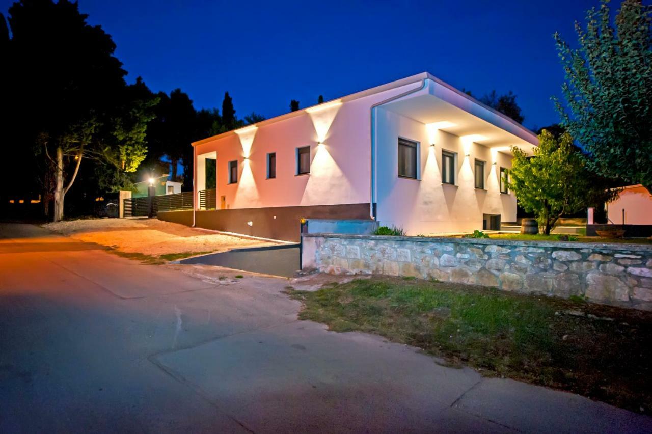 Apartmani Brajkovic Ровин Екстериор снимка